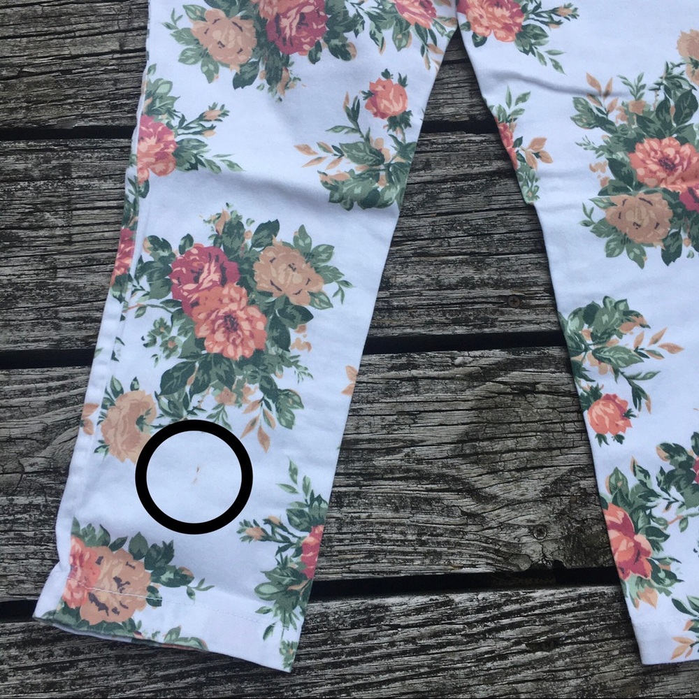 Metaphor | Floral Capris - Picture 7 of 7